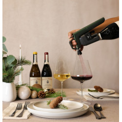 Coravin Timeless Six+ Limited Edition Forest Green: Taste and preserve your wine for months, or even years.