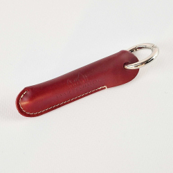 Emergency corkscrew "Jan" in its Bordeaux vegetable-tanned leather case