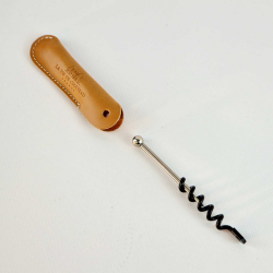 Emergency corkscrew "Jan" in its Bordeaux vegetable-tanned leather case