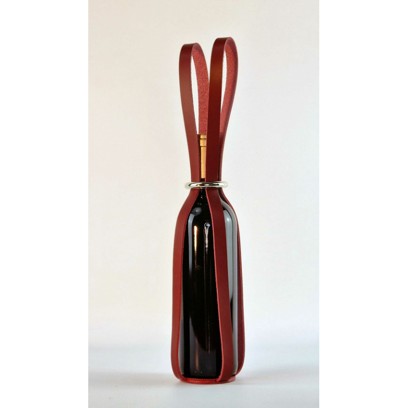 Vegetable-tanned leather ring bottle holder with burgundy finish