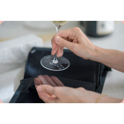 TASTOVINO - The touch of wine in a metal box: the first portable tool designed to appreciate the texture of a wine!