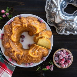 Christmas Crown Bundt® Cake Pan Silver