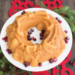 Christmas Crown Bundt® Cake Pan Silver